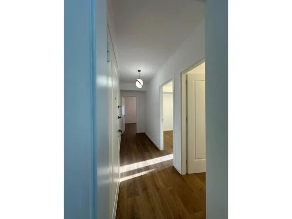 Tirane, shitet apartament 2+1 Kati 4, 65 m² 118.000 € (kompleksti xhura)