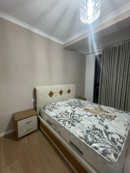 Tirane, jepet me qera apartament 2+1 , 110 m² (Rruga Mine Peza)
