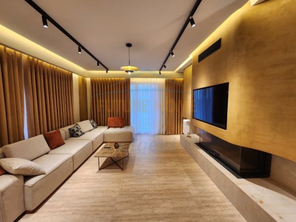 Tirane, jepet me qera 3+1+Ballkon Kati 0, 200 m² (Secret Garden Residence)