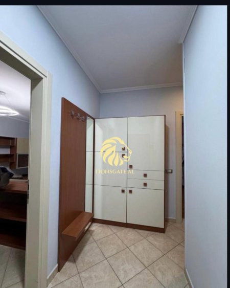 Tirane, jepet me qera apartament 2+1 , 78 m² 600 € (Harry Fultz)