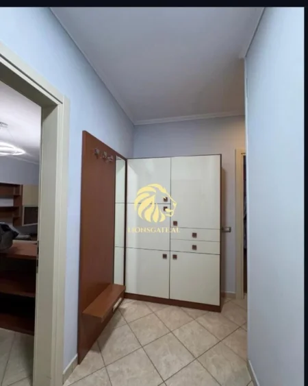 Tirane, jepet me qera apartament 2+1 , 78 m² 600 € (Harry Fultz)