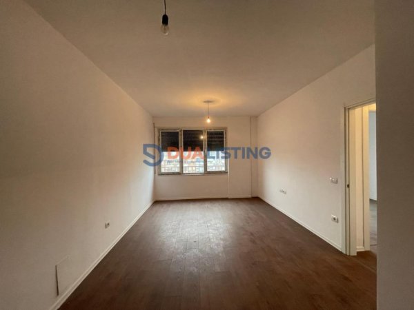 Tirane, jap me qera zyre Kati 6, 85 m² 800 € (Pazari i Ri)