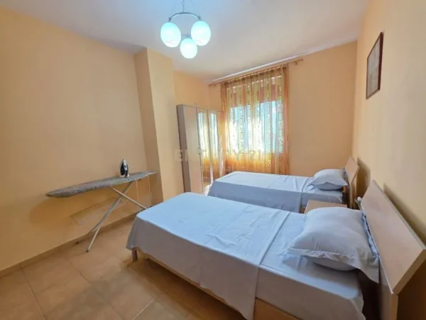 Tirane, jepet me qera apartament 2+1 Kati 2, 100 m² 850 € (Liceu Artsistik)
