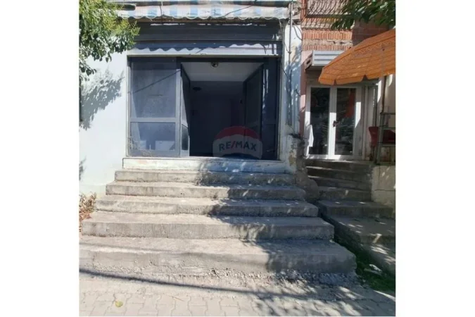 Vlore, shitet ambjent biznesi Kati 0, 65 m² 75.000 € (Rruga Ali Demi)