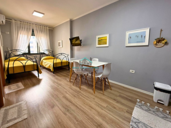Vlore, shitet apartament 1+1 Kati 7, 50 m² 120.000 € (lungomare)