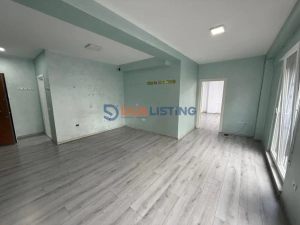 Tirane, jepet me qera zyre Kati 2, 75 m² 500 €