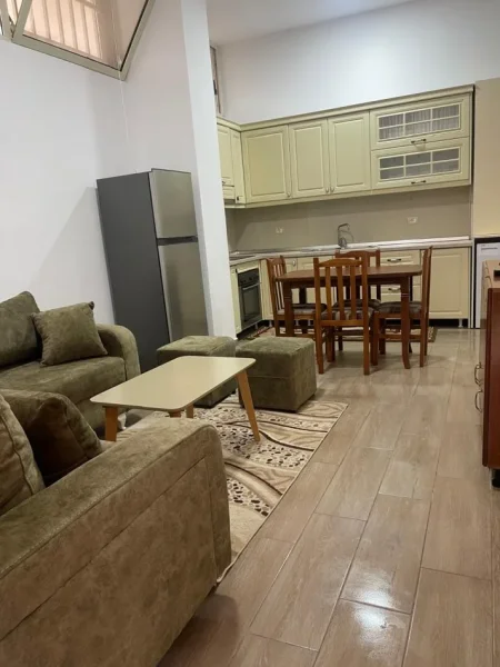 Tirane, jepet me qera apartament 1+1 Kati 1, 70 m² 400 € (5 maji)