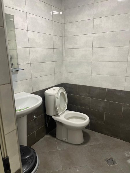 Tirane, jepet me qera apartament 1+1 Kati 1, 70 m² 400 € (5 maji)