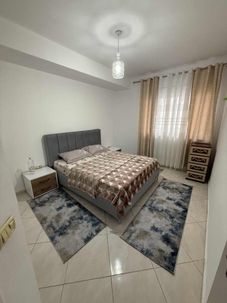 Tirane, jepet me qera apartament 2+1+Ballkon Kati 2, 550 € 