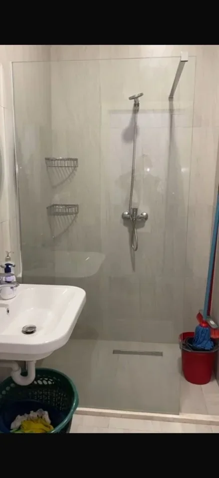 Tirane, jepet me qera garsonier 1+1 Kati 0, 30 m² 300 € (Ali Demi)