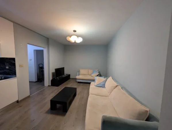 Tirane, jepet me qera apartament 1+1 Kati 4, 60 m² 400 € (Irfan Tomini)