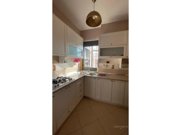 Tirane, jepet me qera apartament 1+1 Kati 9, 56 m² 500 € (9 Kateshe)