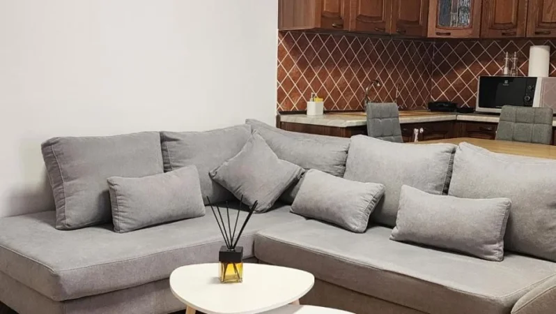 Tirane, jepet me qera apartament 2+1 Kati 2, 80 m² 800 € (Rruga e Kavajes.)