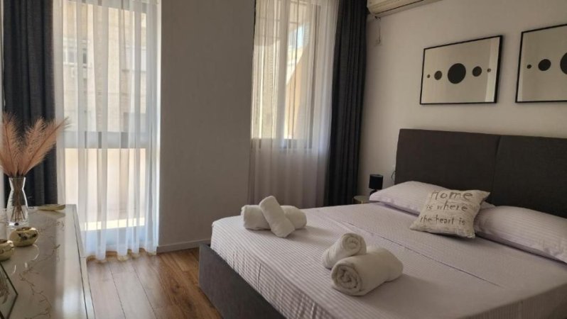 Tirane, jepet me qera apartament 2+1 Kati 2, 80 m² 800 € (Rruga e Kavajes.)