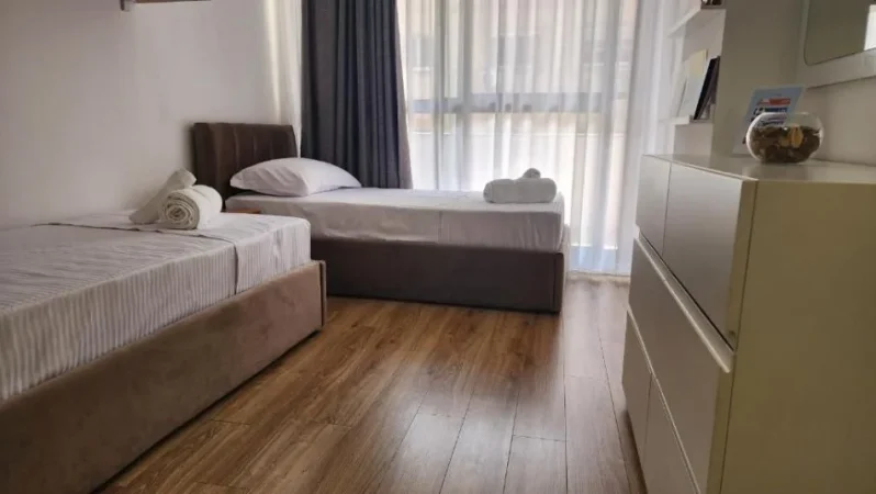 Tirane, jepet me qera apartament 2+1 Kati 2, 80 m² 800 € (Rruga e Kavajes.)