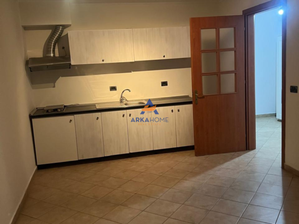 Tirane, shitet apartament 2+1+Ballkon Kati 4, 114 m² 150.000 € 
