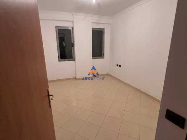 Tirane, shitet apartament 2+1+Ballkon Kati 4, 114 m² 150.000 € 