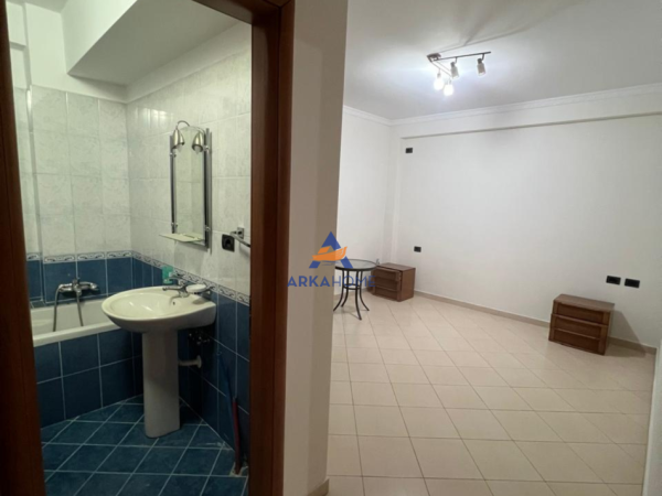 Tirane, shitet apartament 2+1+Ballkon Kati 4, 114 m² 150.000 € 