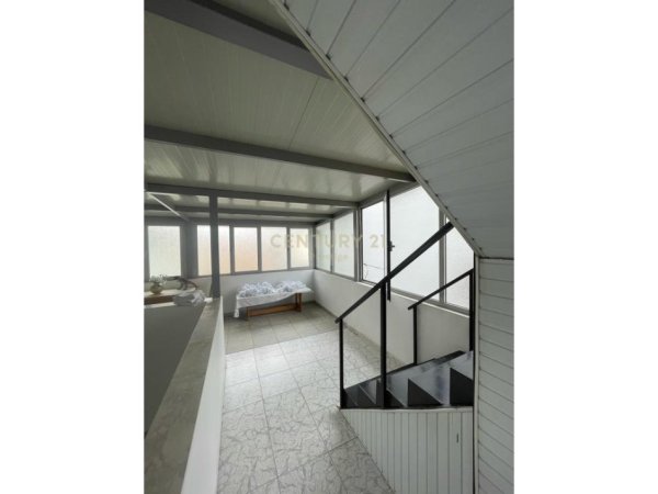 Tirane, shes apartament 2+1 Kati 3, 374 m² 520.000 € (Ambasada Amerikane)