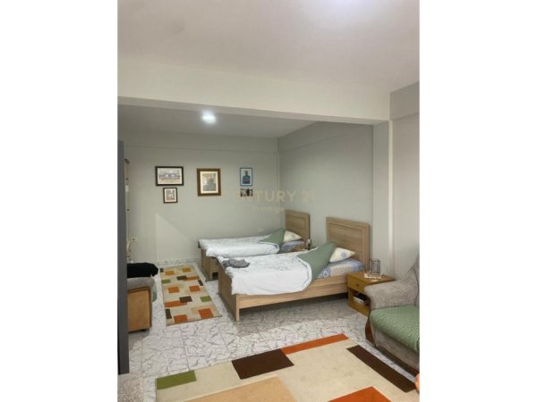 Tirane, shes apartament 2+1 Kati 3, 374 m² 520.000 € (Ambasada Amerikane)