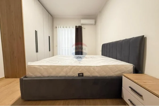Tirane, jepet me qera apartament 2+1+Aneks+Ballkon Kati 5, 135 m² 800 € (Zogu i Zi)