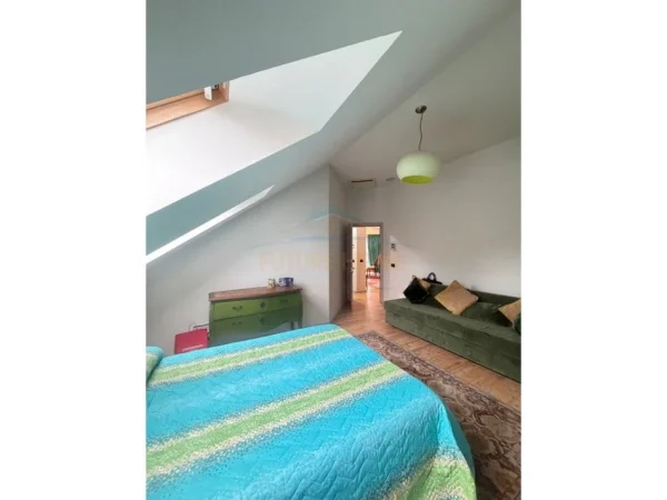 Tirane, shitet apartament 2+1 Kati 5, 320 m² 640.000 € (Komuna e Parisit)