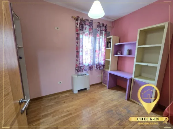 Tirane, jepet me qera apartament duplex Dublex , 180 m² 1.000 € (Rruga Jordan Misja)