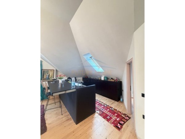 Tirane, shitet apartament 2+1 Kati 5, 320 m² 640.000 € (Komuna e Parisit)