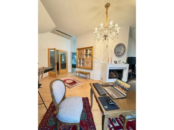 Tirane, shitet apartament 2+1 Kati 5, 320 m² 640.000 € (Komuna e Parisit)