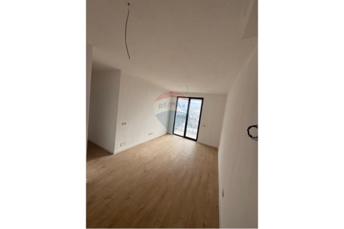 Tirane, jepet me qera zyre , 95 m² 1.000 € (Rruga Mine Peza)