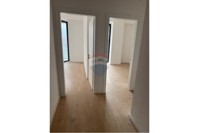 Tirane, jepet me qera zyre , 95 m² 1.000 € (Rruga Mine Peza)