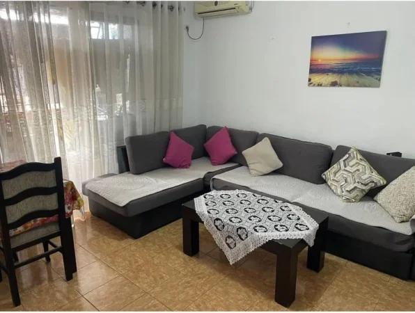 Tirane, shitet apartament 1+1+Ballkon Kati 5, 59 m² 75.000 € (Laprake)