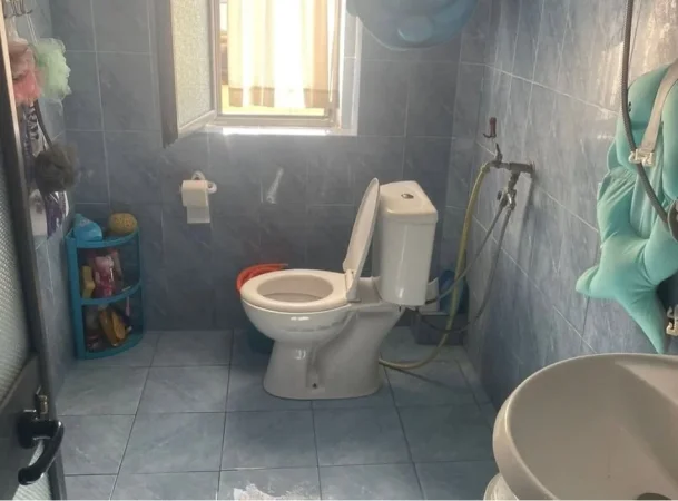 Tirane, shitet apartament 1+1+Ballkon Kati 5, 59 m² 75.000 € (Laprake)