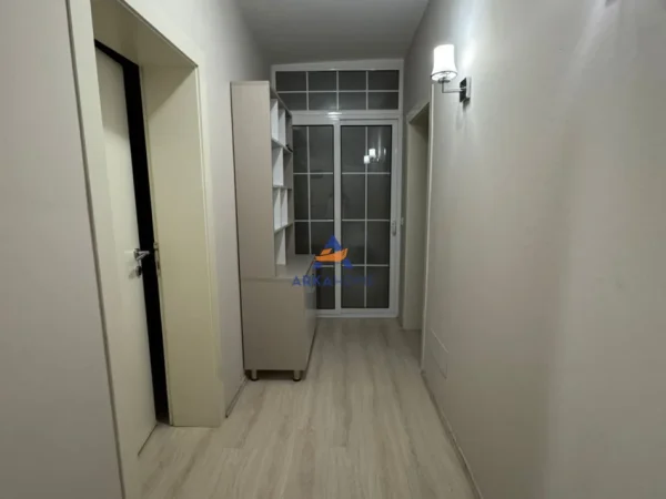 Tirane, jepet me qera apartament 2+1 Kati 3, 96 m² 623 € (5 MAJI)