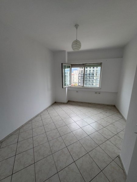 Tirane, jepet me qera apartament 2+1+Ballkon Kati 6, 88 m² 500 € (laprake)  UNA60719