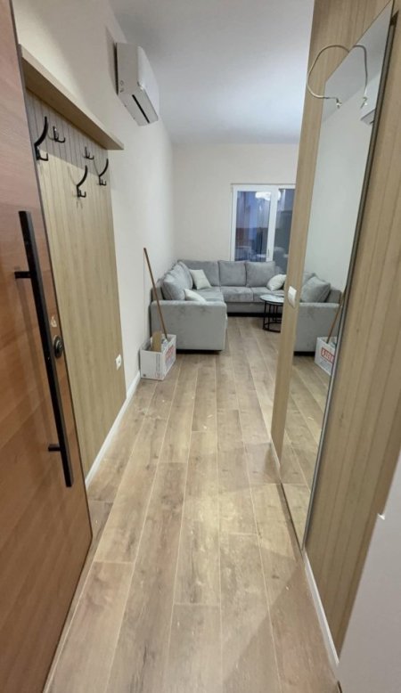 Tirane, jepet me qera apartament 1+1 Kati 8, 65 m² 700 € 