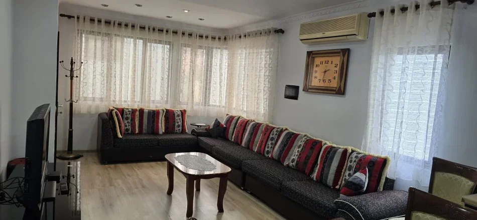 Tirane, jepet me qera apartament 2+1 Kati 3, 530 € 