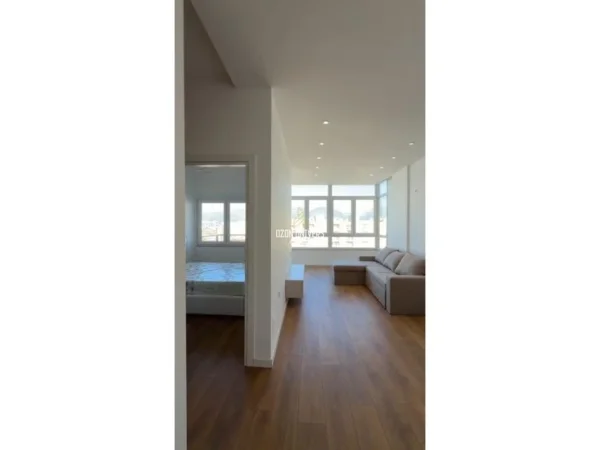 Tirane, shitet apartament 1+1+Ballkon Kati 10, 64 m² 95.000 € (Rruga Astrit Losha)