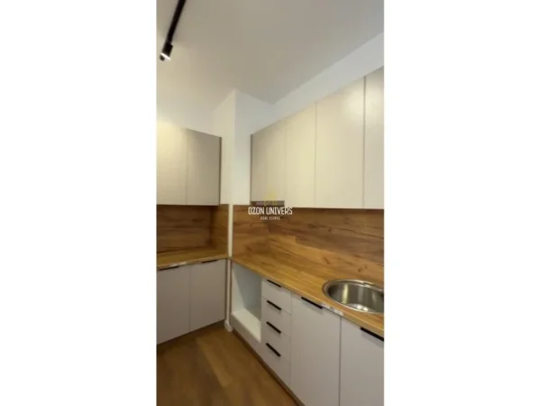 Tirane, shitet apartament 1+1+Ballkon Kati 10, 64 m² 95.000 € (Rruga Astrit Losha)