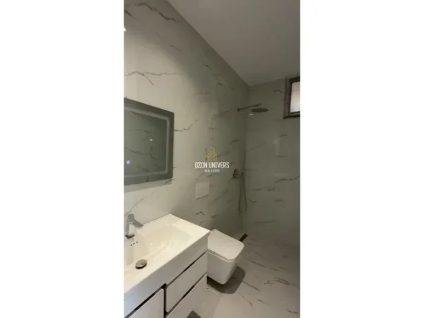 Tirane, shitet apartament 1+1+Ballkon Kati 10, 64 m² 95.000 € (Rruga Astrit Losha)