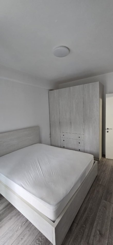 Tirane, jepet me qera apartament 2+1+Ballkon Kati 3, 82 m² 650 € (Liqeni i Thate)