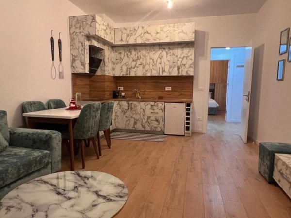 Tirane, jepet me qera apartament 1+1 Kati 2, 500 € 