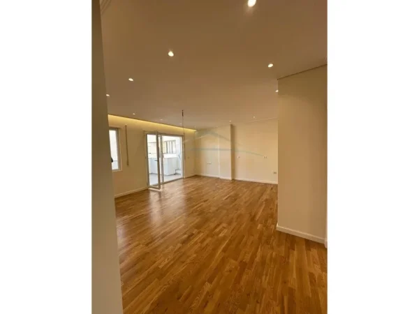 Tirane, shitet apartament 2+1 Kati 5, 86 m² 140.000 € (Qesarak, Fresk)
