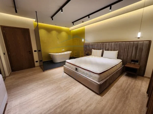 Tirane, jepet me qera apartament 3+1+Aneks+Ballkon Kati 0, 250 m² 2.700 € (Secret Garden Residence)