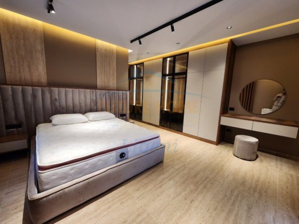 Tirane, jepet me qera apartament 3+1+Aneks+Ballkon Kati 0, 250 m² 2.700 € (Secret Garden Residence)