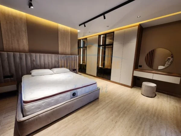 Tirane, jepet me qera apartament 3+1+Aneks+Ballkon Kati 0, 250 m² 2.700 € (Secret Garden Residence)