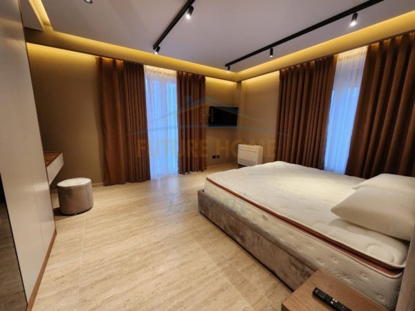 Tirane, jepet me qera apartament 3+1+Aneks+Ballkon Kati 0, 250 m² 2.700 € (Secret Garden Residence)