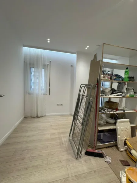 Tirane, jepet me qera apartament 2+1+Ballkon Kati 3, 95 m² 1.000 € (Him Kolli)