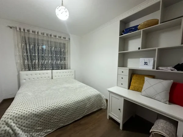 Shqiperi, jepet me qera apartament 2+1 Kati 3, 114 m² 550 € (PRANE BAR RETURN)  UNA60727