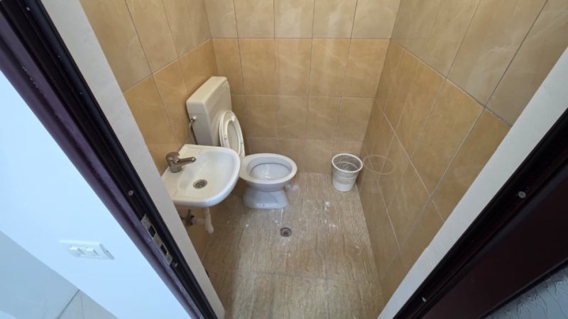 Vlore, jepet me qera ambjent biznesi Kati 0, 45 m² 500 € (Blv.Ismail Qemali)